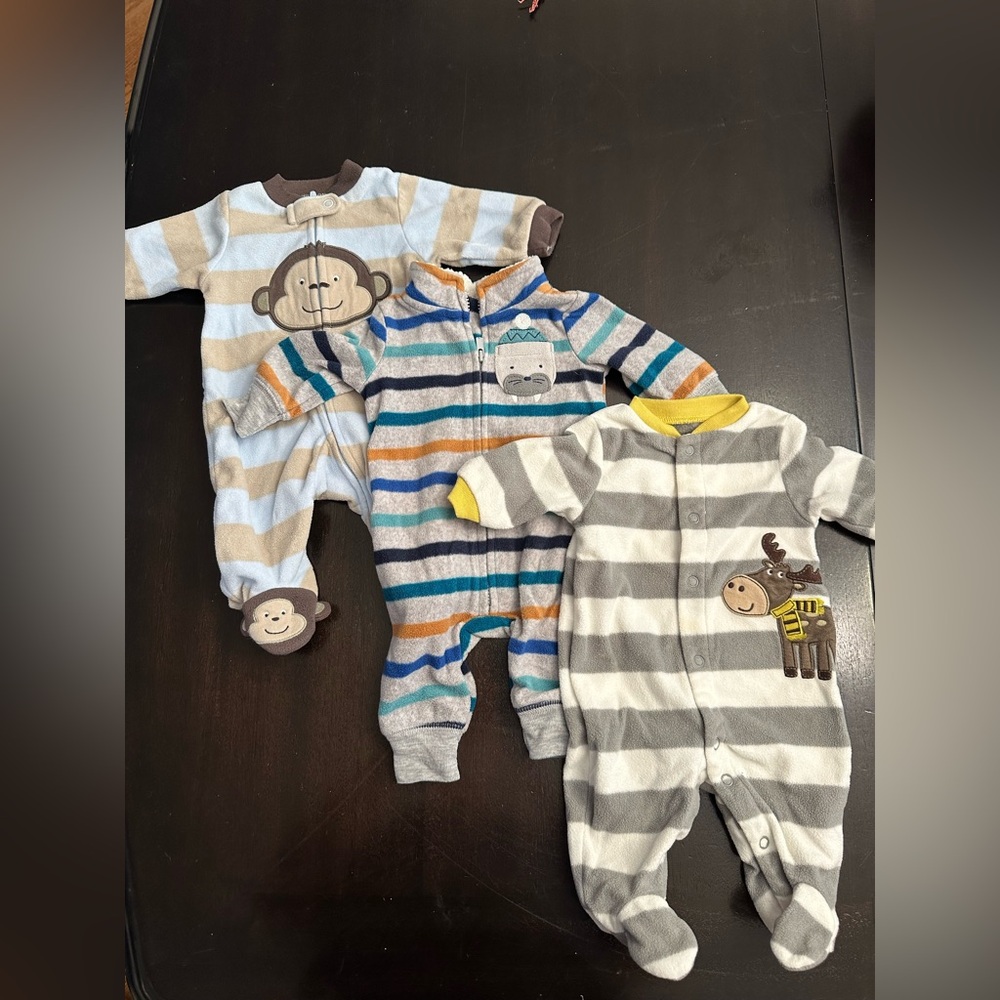 3 fleece newborn outfits